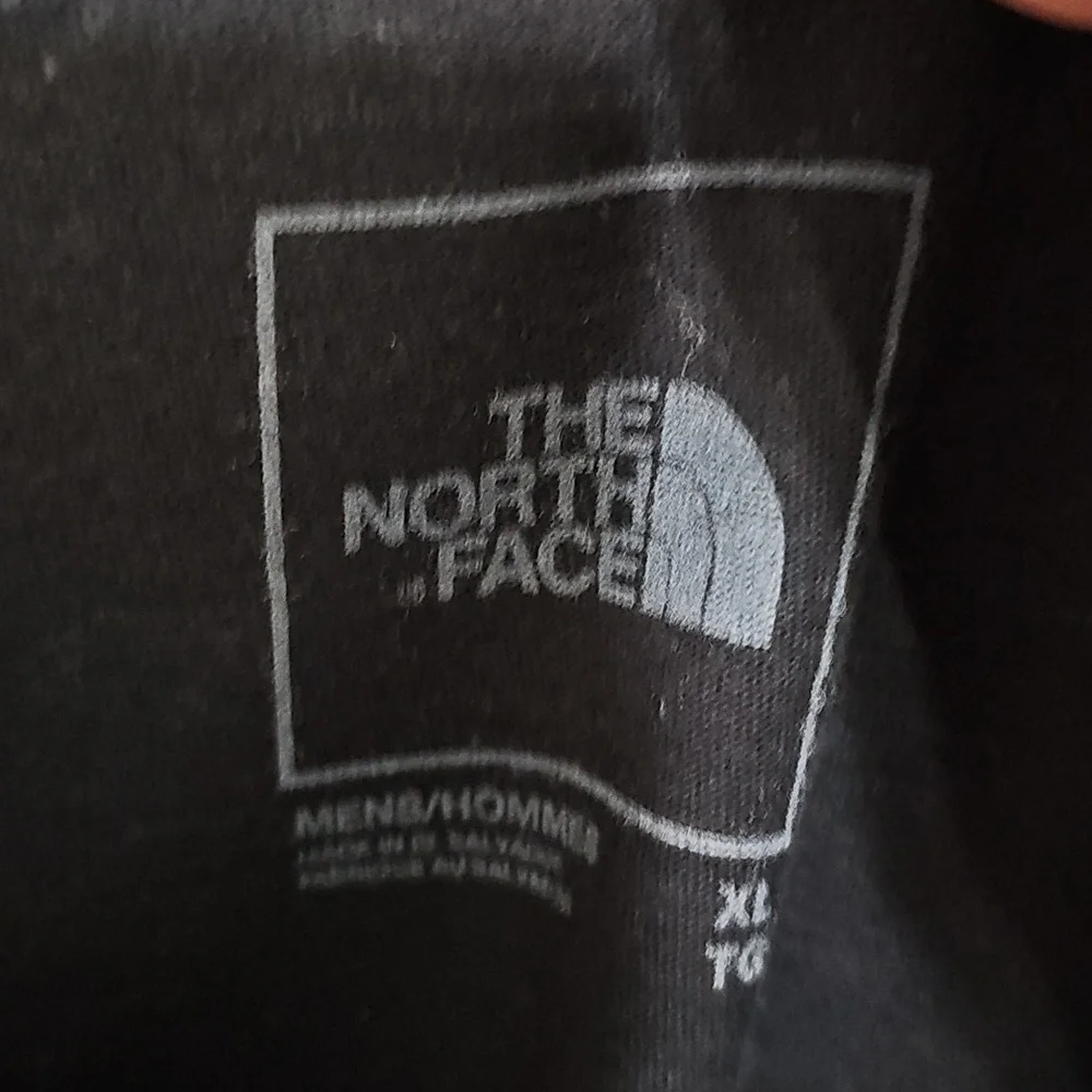 The North Face Optical Illusion Logo Shirt - Picture 6 of 8